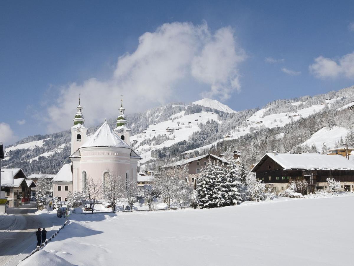 Luxurious Holiday Home With Terrace In Tyrol Brixen im Thale Buitenkant foto